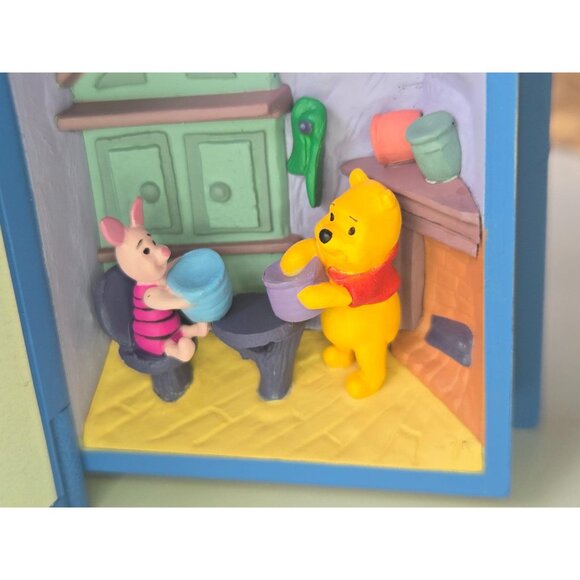 Winnie The Pooh Hallmark Keepsake Book Diorama Ornament "A Visit From Piglet" 19 - Picture 3 of 8